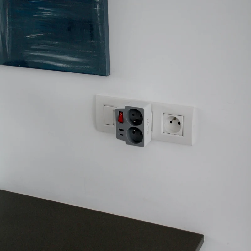 Biplite Domino 2X16A + 1xUSB-A + 1xUSB-C with grey/white switch