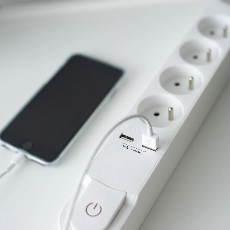Stylish power strip 5 x 16 A with switch + 2 USB - 3 m - Black