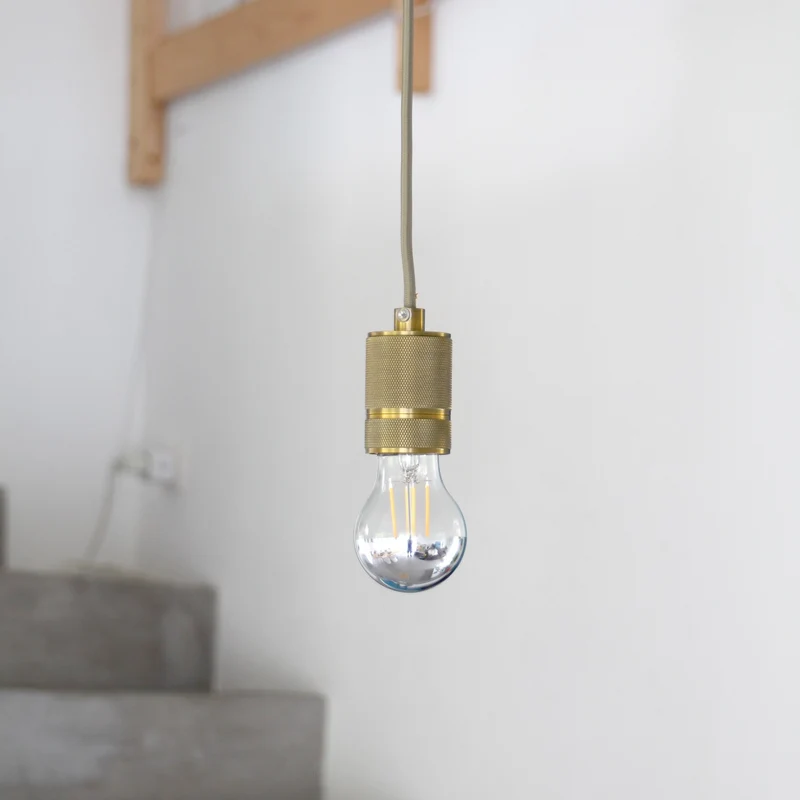 Aluminum lampholder - brass
