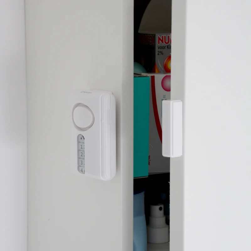 Opening detector with alarm + code