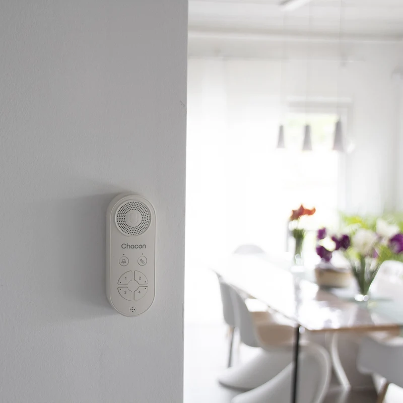 Wireless alarm kit with voice warner