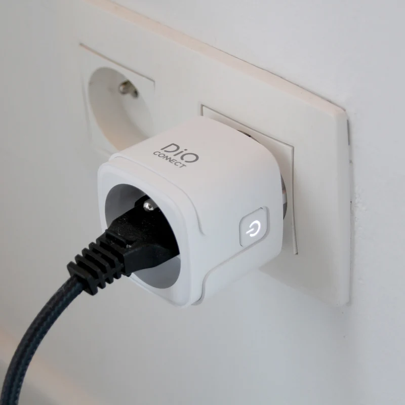 Connected plug with remote control - DiO Connect