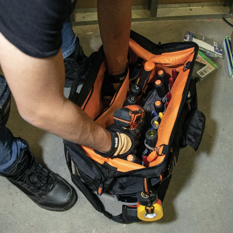SAC KLEIN 16" 42 POCHES TRADESMAN PRO 55469