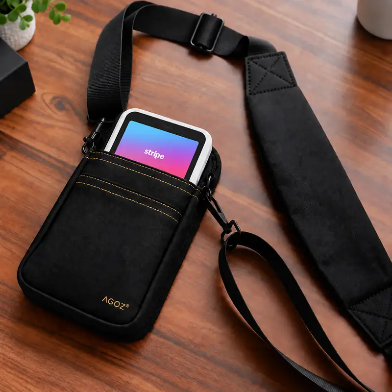 Étui à porter en travers du corps pour lecteurs Stripe Reader S700 et S710 | Agoz
