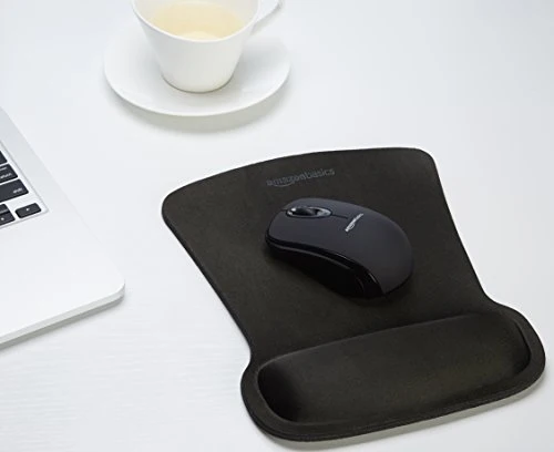 Amazon Basics - Tapis de Souris irrégulier avec Repose-Poignet en Gel, Noir