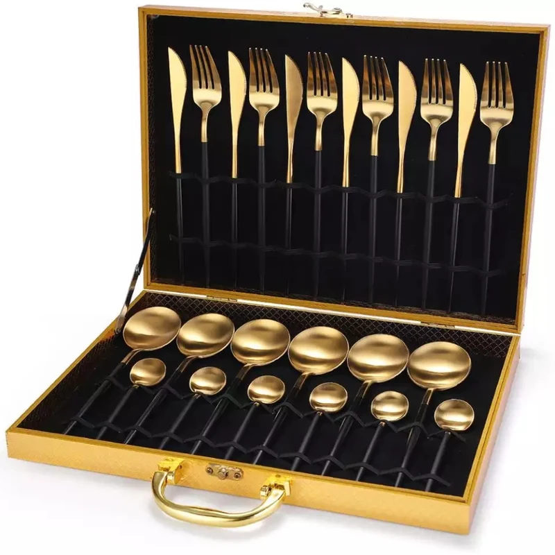 Set de couverts ODILE de 24 pièces