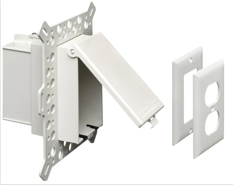 BOX 1G WITH COVER LOW PROFILE FOR FOAM WALL SYSTEMS CLEAR