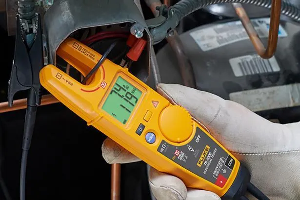ELECTRICAL TESTER WITH FIELDSENSE(TM) FLAT