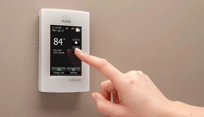 THERMOSTAT TOUCHSCREEN PROGRAMMABLE DUAL-VOLTAGE 120/240V