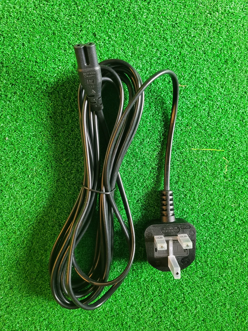 UK Mains Plug with 3A Fuse to 'Figure 8' (C7) Mains Straight Cable Lead in Black