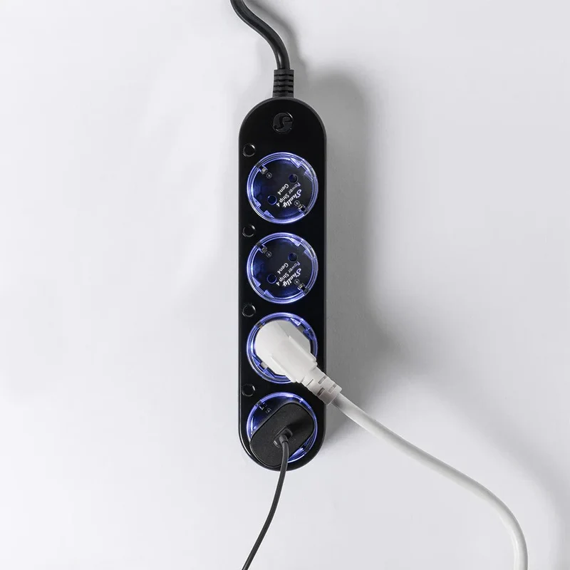 Shelly Extensão Inteligente Multiprotocolo com 4 Tomadas e Medição Individual 1,5m -Shelly Power Strip 4 Gen4 Black em Preto