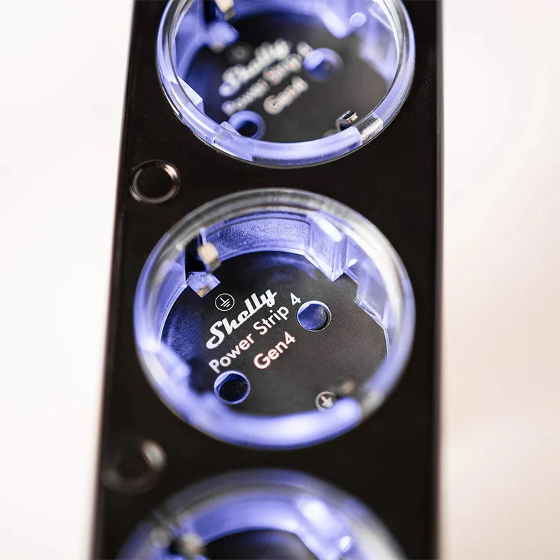 Shelly Extensão Inteligente Multiprotocolo com 4 Tomadas e Medição Individual 1,5m -Shelly Power Strip 4 Gen4 Black em Preto