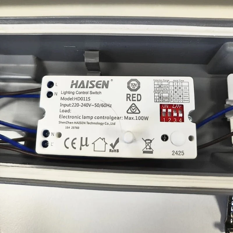 Réglette LED 120cm Étanche IP65 CCT 22/28/34/40W avec détecteur - 3000K/4000K/6500K