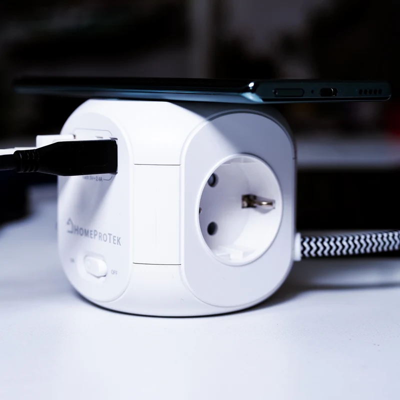 Multiprise cube avec Charge Sans Fil