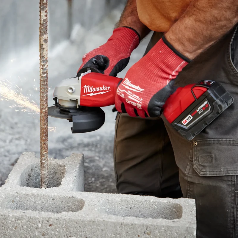 Meuleuse à tronçonner sans balais M18™ 4-1/2" / 5"