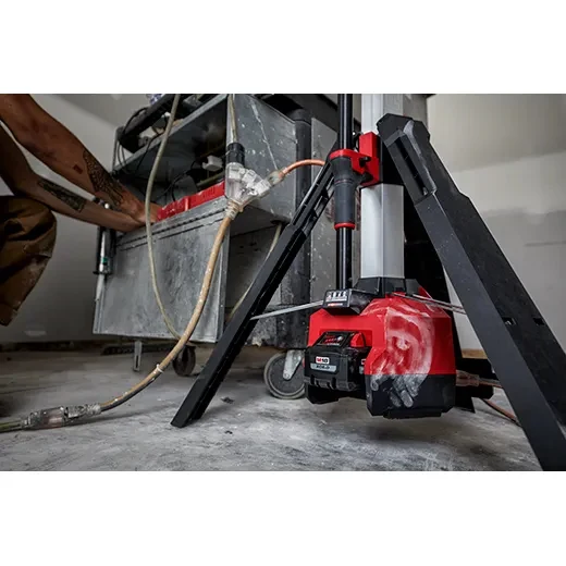 Tour d'éclairage/chargeur M18™ ROCKET™