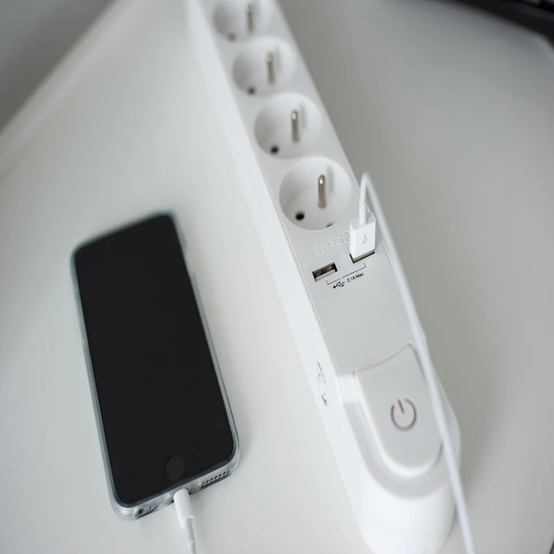 Bloc multiprise Design blanc 16A + 2xUSB - Chacon