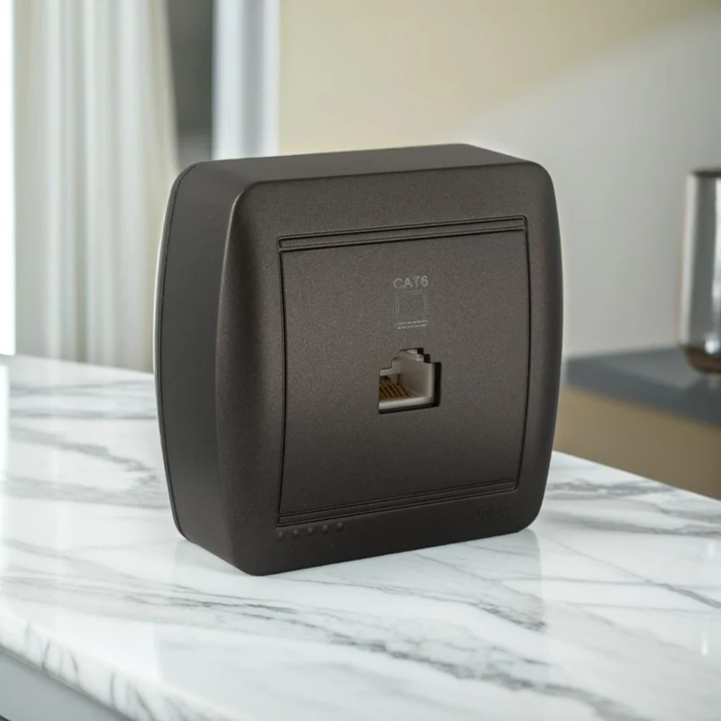 Prise RJ45 Cat 6 en saillie - Noir graphite - Solera