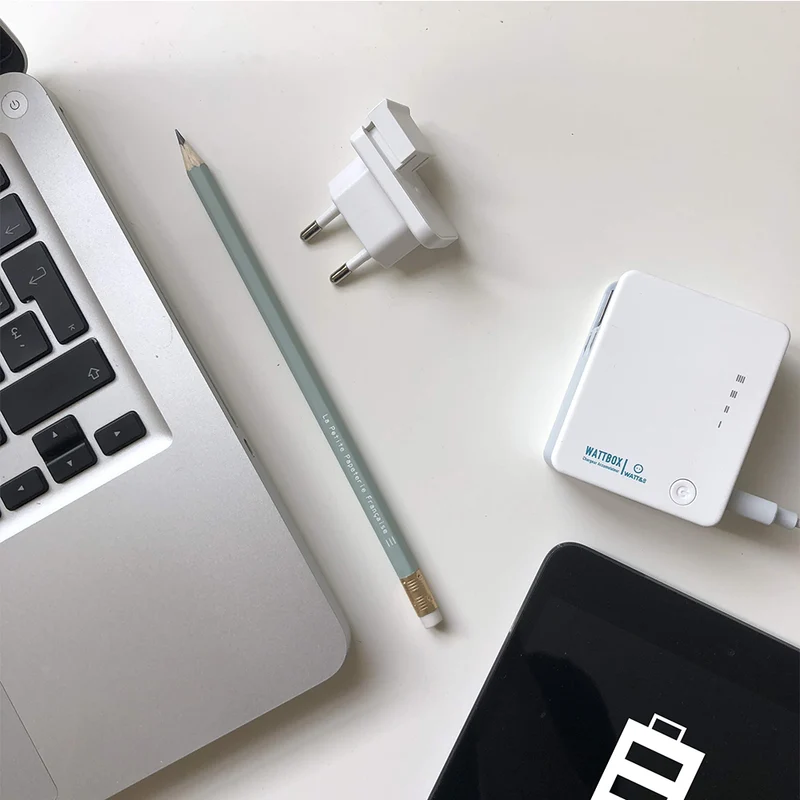 Chargeur USB universel + powerbank intégrée 2600 mAh - Watt and Co