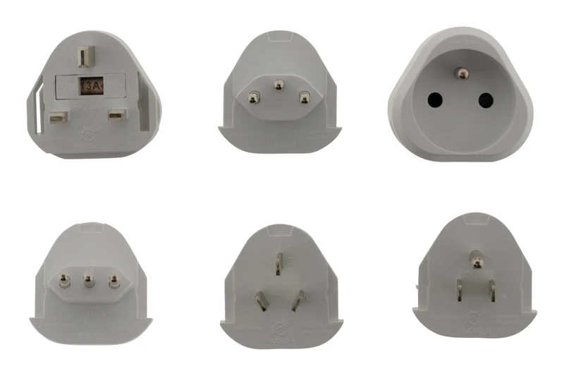 Lot de 6 adaptateurs de voyage 5 prises mâles + 100 pays - pochette offerte - Blanc - Zenitech